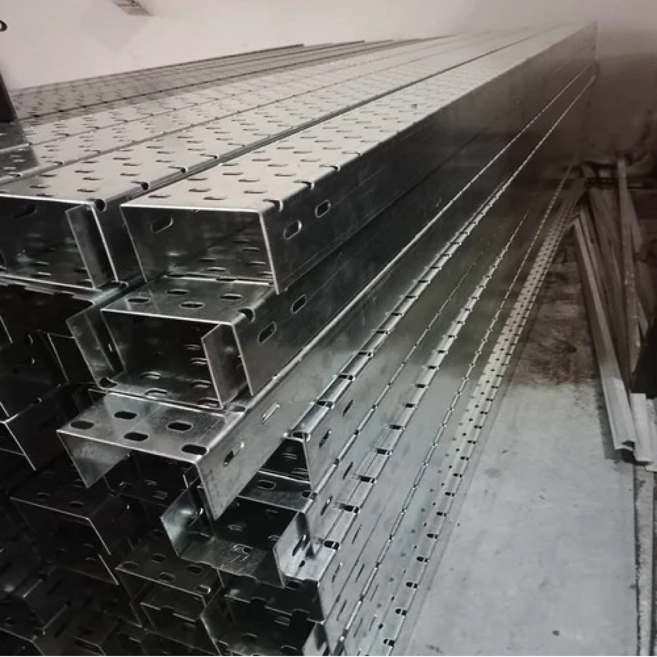 6.--bandeja-lisa-ranurada